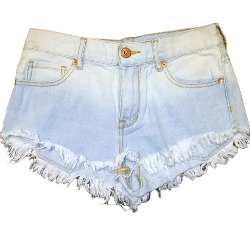 Bullhead Light Wash Faded Raw Hem Casual Denim Shorts Size 3 v6x